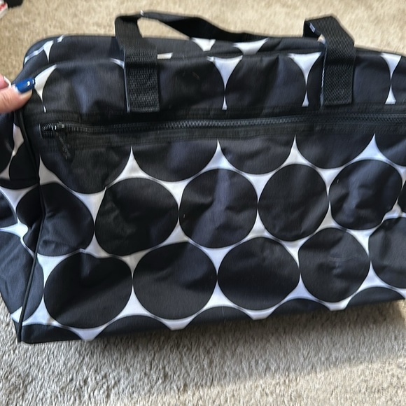 Thirty-One Duffle Bag  Carry On Weekender Bag Black & White Circles - Picture 3 of 7